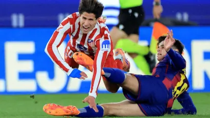 Đulijano Simeone (Atletiko Madrid) i Đerard Martin (Barselona)